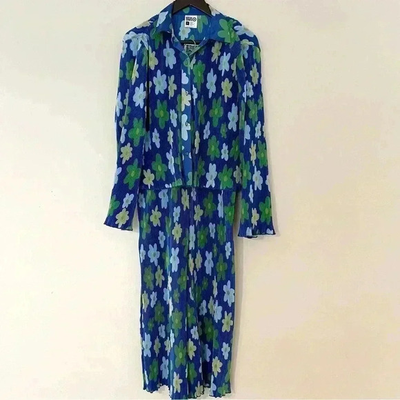 NWT Sammy B Target Floral Accordion Pleated Set